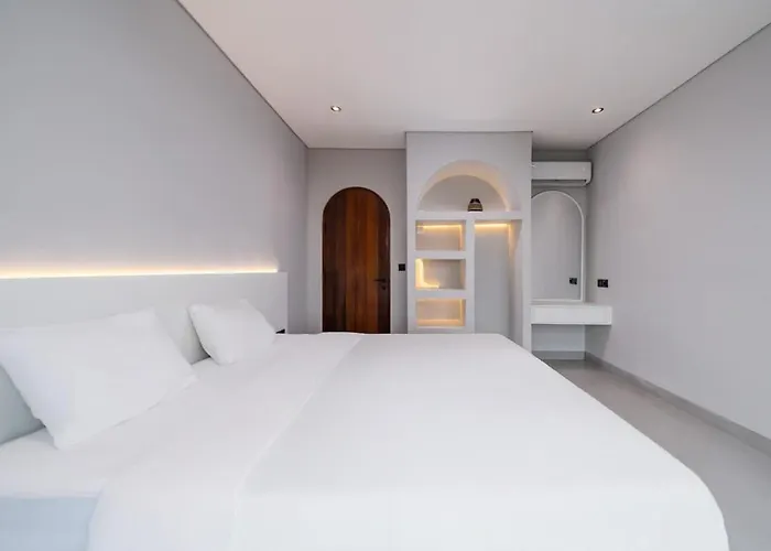 Antorini Unit 1 - The Hidden Courtyard * Munggu