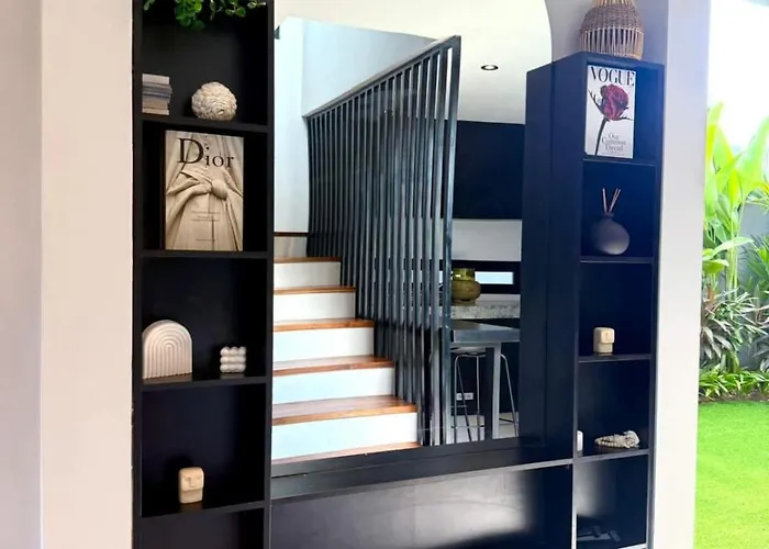 Antorini Unit 1 - The Hidden Courtyard * Munggu